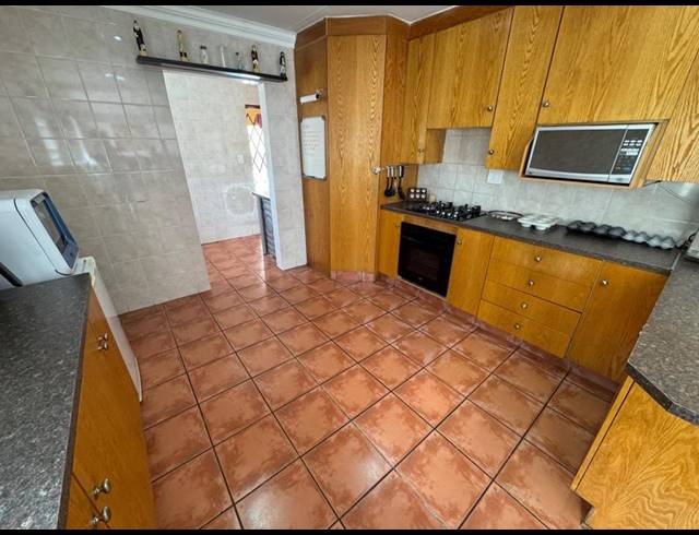 3 BEDROOM CLUSTER FOR SALE IN VAN RIEBEECK PARK